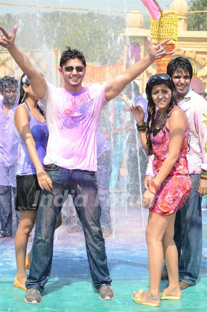 Colors Channel TV serials Artist celebrate Holi