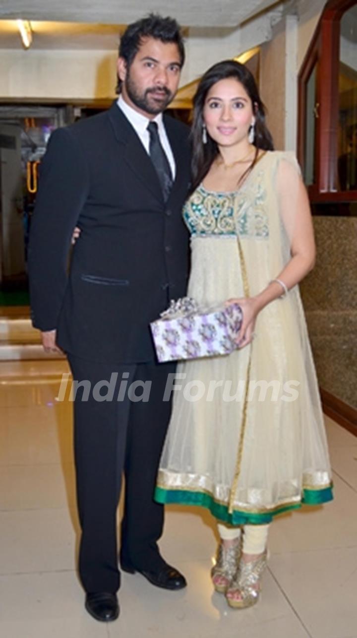 Shabbir Ahluwalia with wife Priyanka at Aamir-Sanjeeda wedding bash