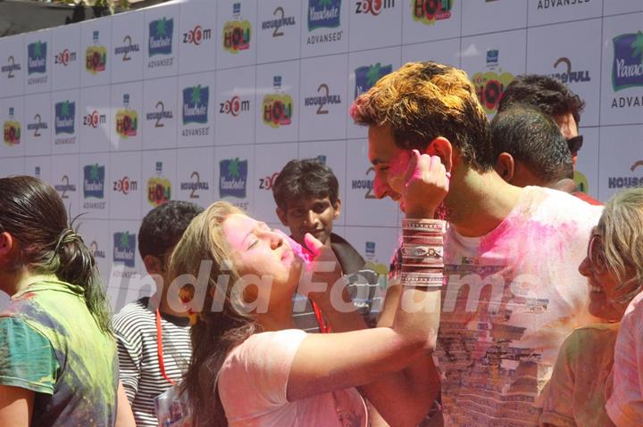 Nandish Sandhu with Rashmi Desai Sandhu at Zoom Holi Basholi bash