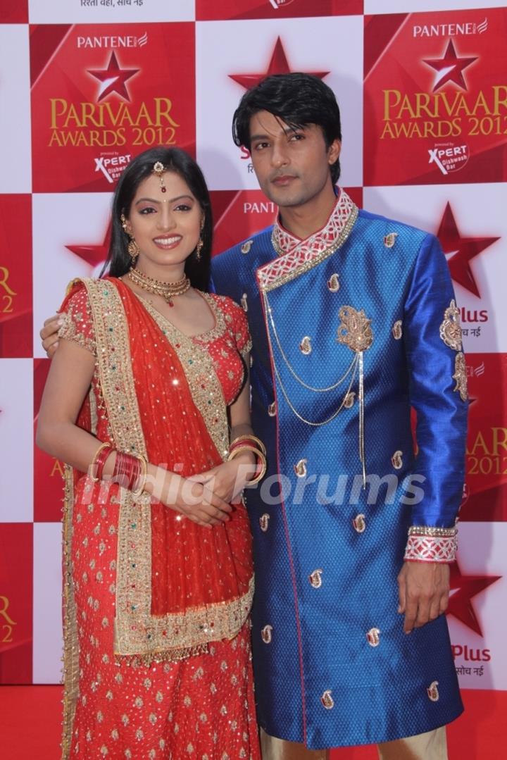 Anas Rashid and Deepika at STAR Parivaar Awards Red Carpet