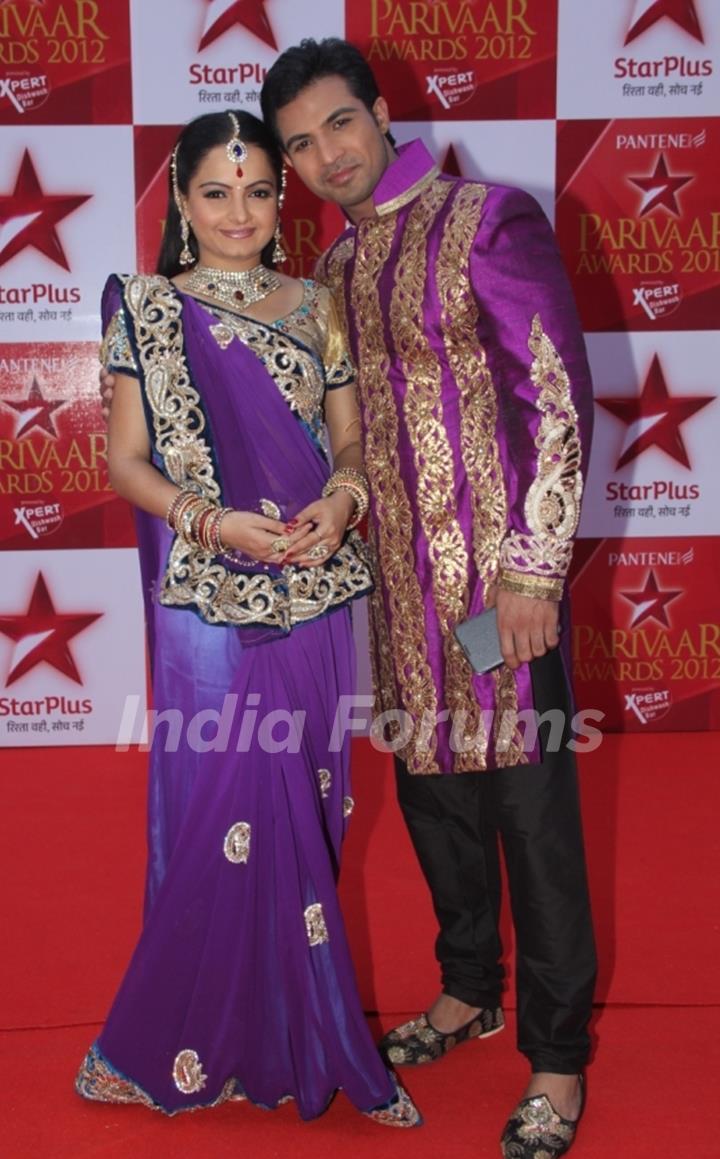 Giaa Manek and Mohammad Nazim at STAR Parivaar Awards Red Carpet