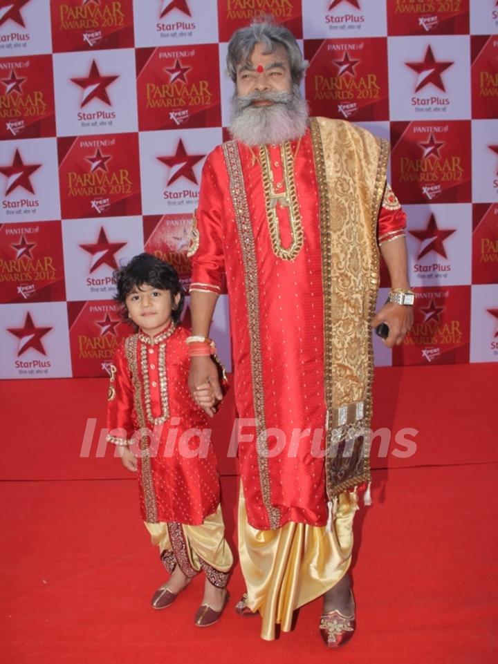 Anupam Shyam Ojha  at STAR Parivaar Awards Red Carpet