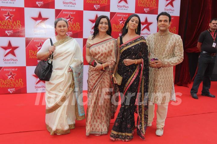 Team of Sajda Tere Pyar Mein at STAR Parivaar Awards Red Carpet