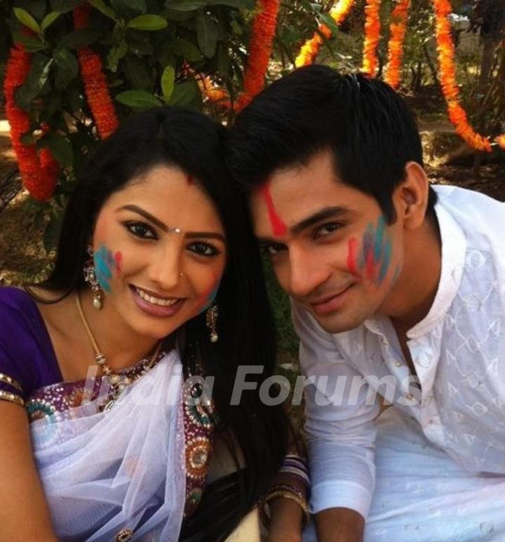 Vishal Singh & Rucha Hasabnis In Saath Nibhana Saathiya.