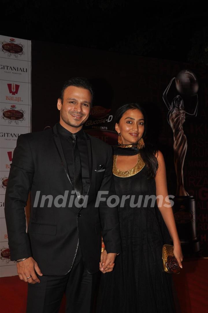 Vivek Oberoi with wife Priyanka Alva at Global Indian Film & TV Honours Awards 2012