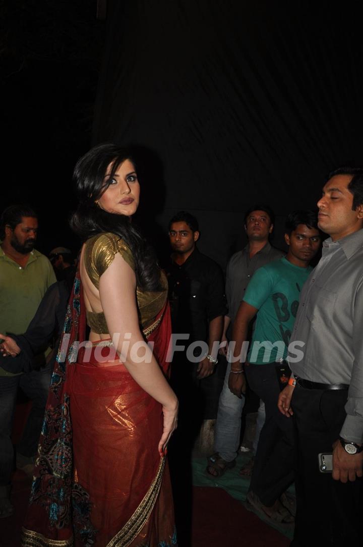 Zarine Khan at Global Indian Film & TV Honours Awards 2012