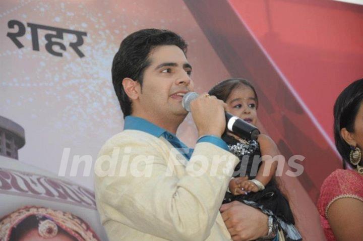 Karan Mehra at Star parivaar awards 2012 tv show