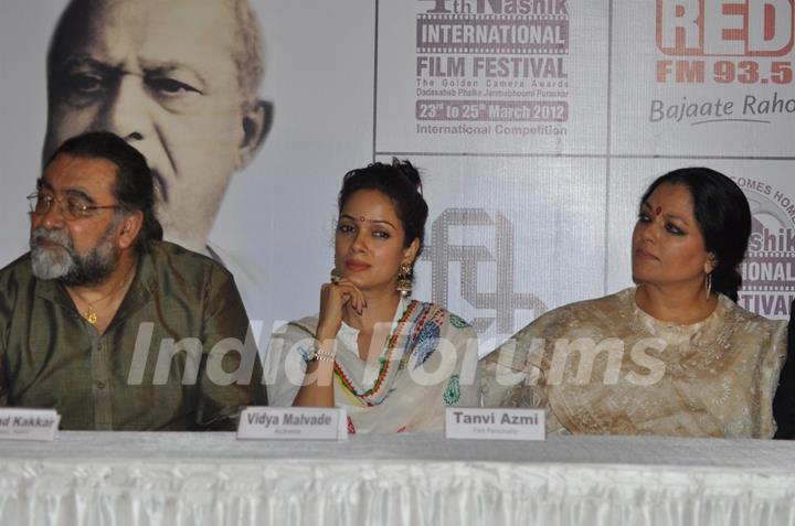 Jaaved Jaaferi, Prahlad Kakkar, Vidya Malvade, Baba Azmi & Tanvi Azmi at the launch of 4th Nashik International Film Festival