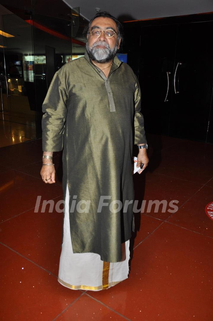 Jaaved Jaaferi, Prahlad Kakkar, Vidya Malvade, Baba Azmi & Tanvi Azmi at the launch of 4th Nashik International Film Festival