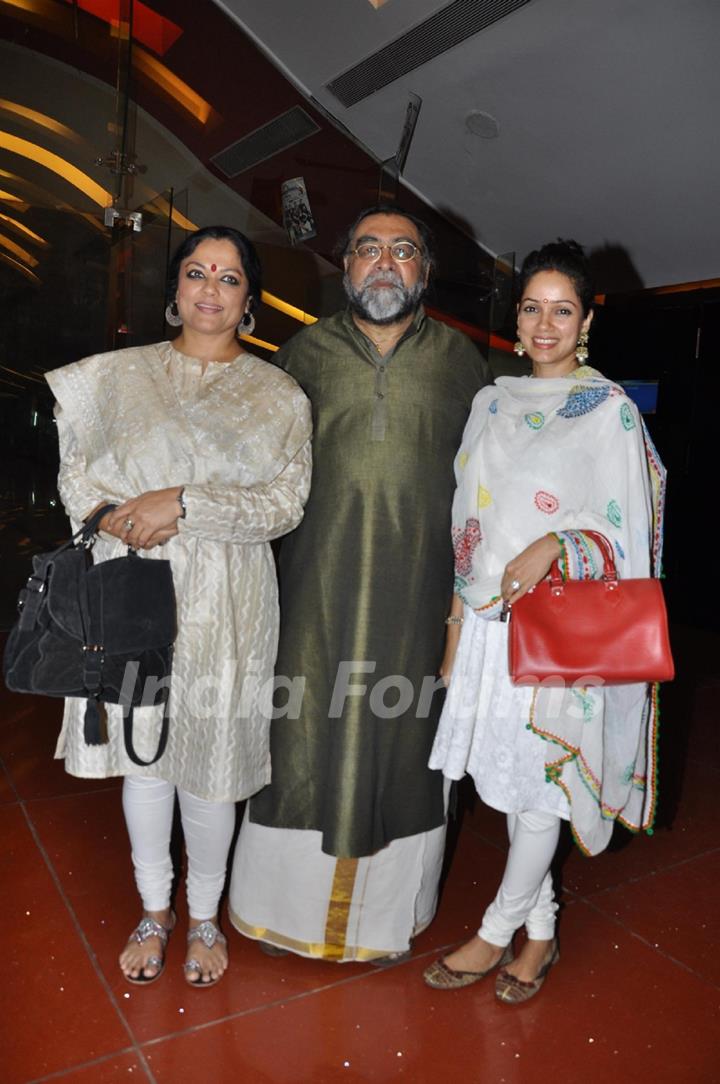 Jaaved Jaaferi, Prahlad Kakkar, Vidya Malvade, Baba Azmi & Tanvi Azmi at the launch of 4th Nashik International Film Festival