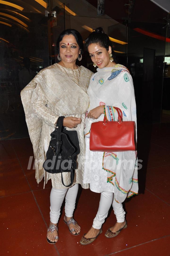 Jaaved Jaaferi, Prahlad Kakkar, Vidya Malvade, Baba Azmi & Tanvi Azmi at the launch of 4th Nashik International Film Festival