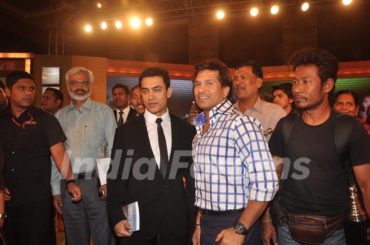 Aamir Khan and Sachin Tendulkar at CNN IBN Heroes Event