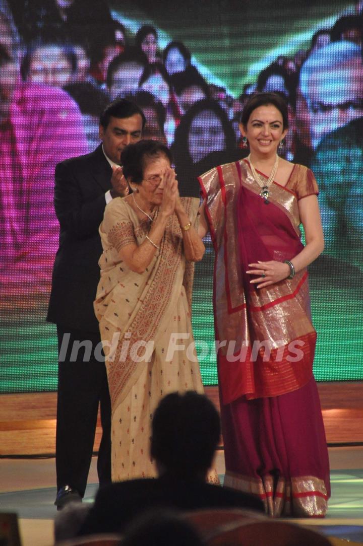 Mukesh Ambani and Nita Ambani at CNN IBN Heroes Event 2012