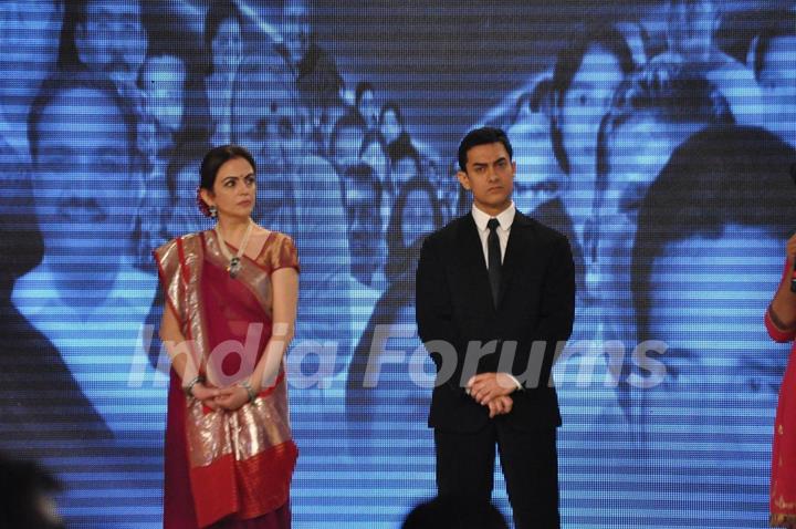 Neeta Ambani and Aamir Khan at CNN IBN Heroes Awards