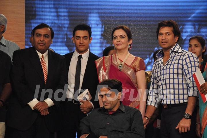 Mukesh Ambani, Nita Ambani, Aamir Khan and Sachin Tendulkar at CNN IBN Heroes Awards