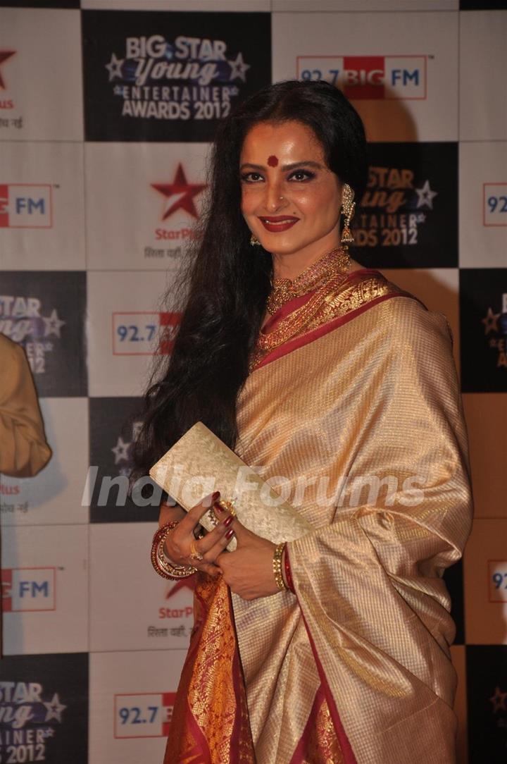 Rekha at BIG STAR Young Entertainer Awards 2012