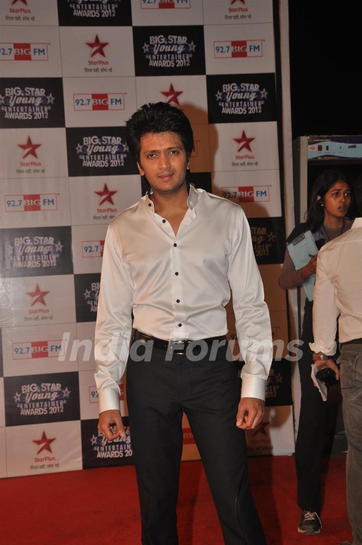 Ritesh Deshmukh at BIG STAR Young Entertainer Awards 2012