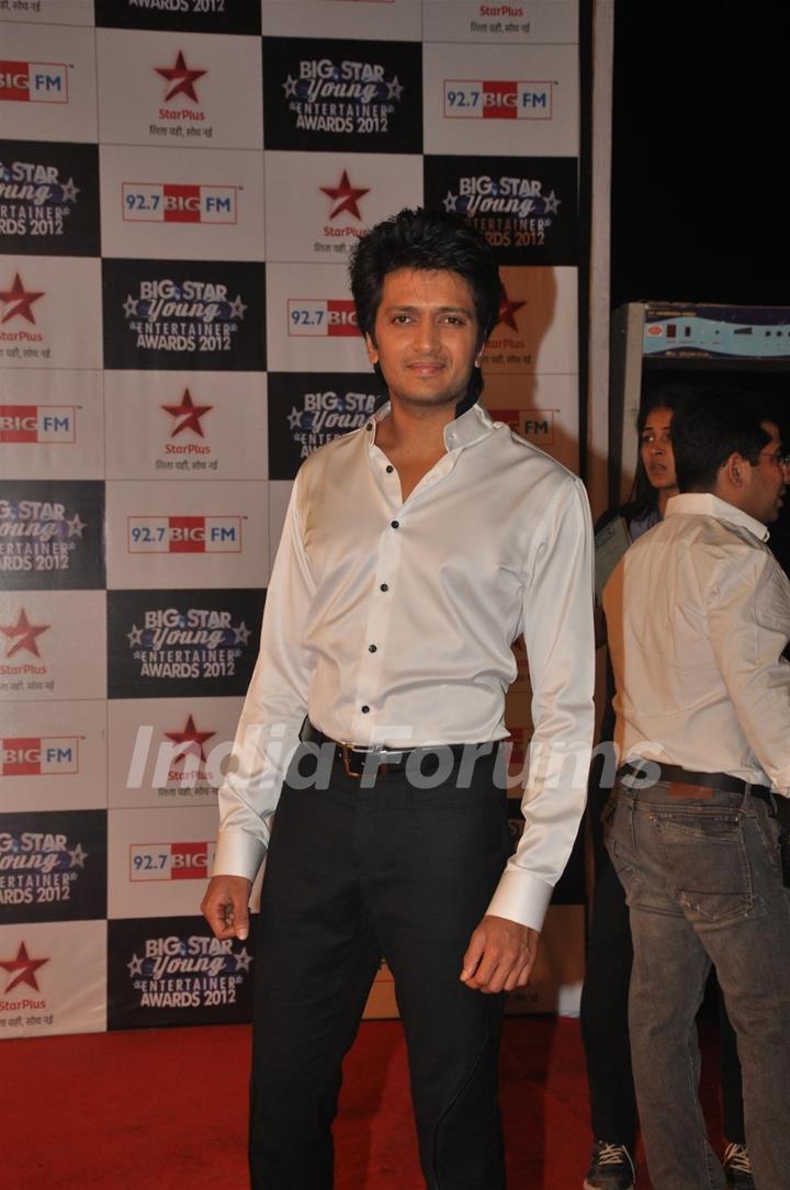 Ritesh Deshmukh at BIG STAR Young Entertainer Awards 2012