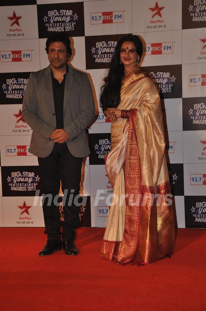 Rekha & Govinda at BIG STAR Young Entertainer Awards 2012