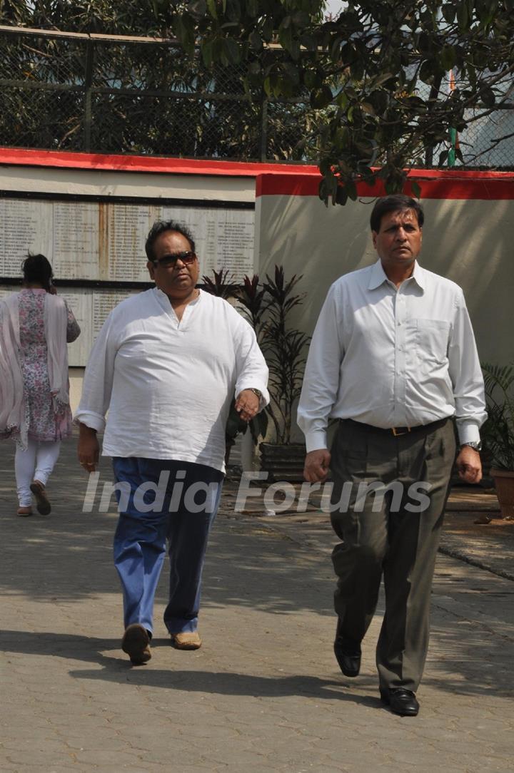 Satish Kaushik at Mona Kapoor's funeral at Pawan Hans in Juhu, Mumbai