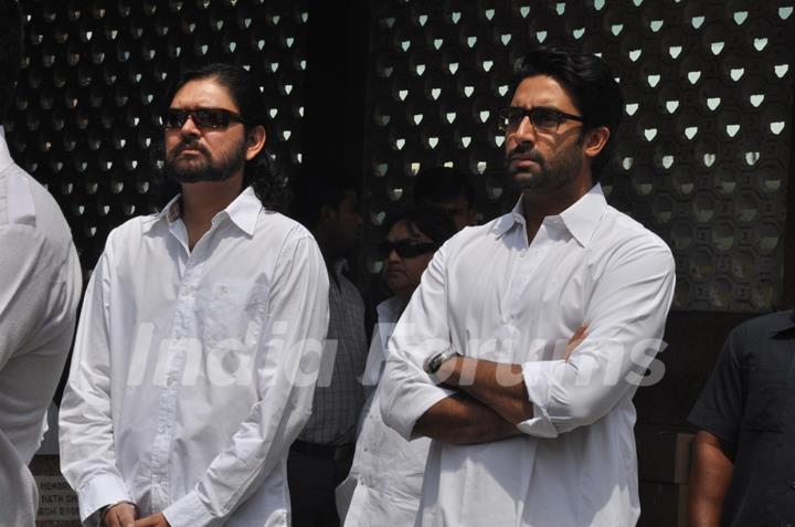 Abhishek Bachchan at Mona Kapoor's funeral at Pawan Hans
