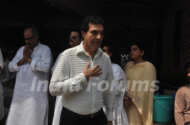 Dheeraj Kumar at Indian Bollywood Producer Mona Kapoor's funeral at Pawan Hans