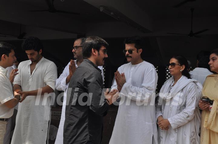 Arbaaz Khan, Arjun Kapoor, Boney Kapoor and Anil Kapoor at Mona Kapoor's funeral at Pawan Hans