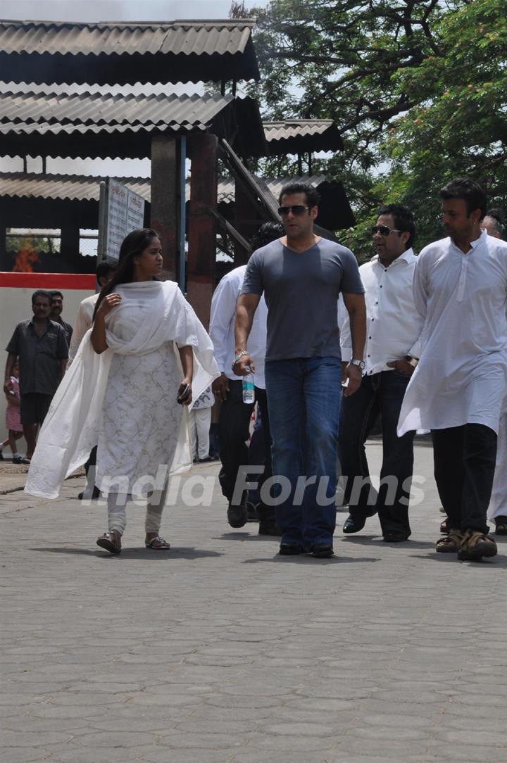 Salman Khan with sister Arpita Khan at Mona Kapoor's funeral at Pawan Hans