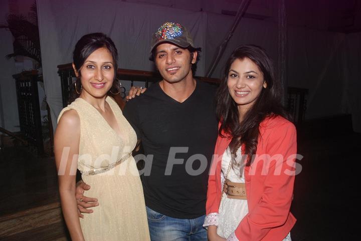 Teejay Sidhu, Karanvir Bohra and Sriti Jha at Saubhagyavati Bhava 100 Episode Success Party