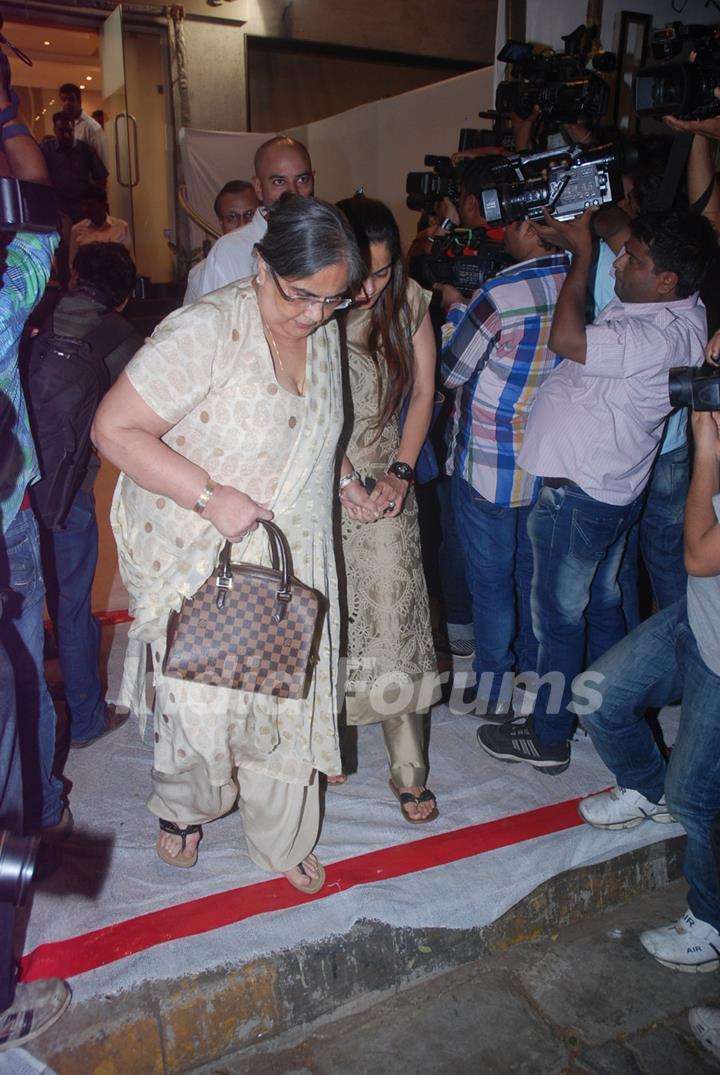 Celebs at Mona Kapoor's prayer meet in Mumbai. .