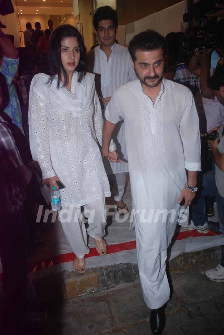 Sanjay Kapoor with wife Maheep at Mona Kapoor's prayer meet in Mumbai. .