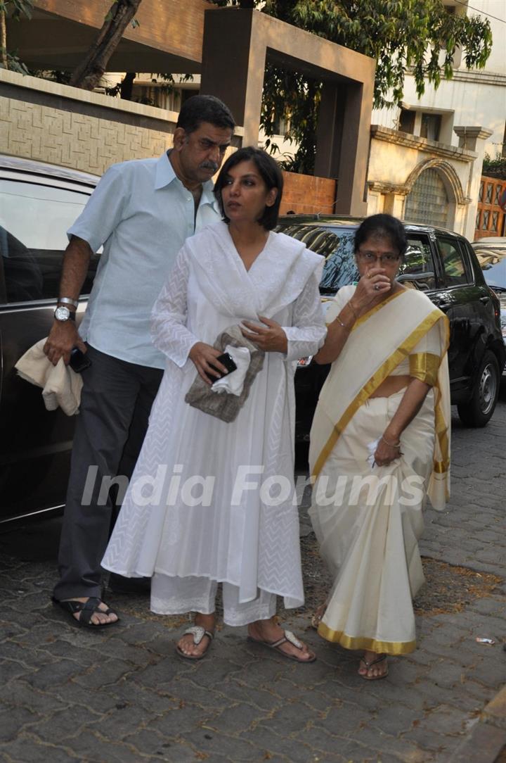 Shabana Azmi at chautha of Mona Kapoor