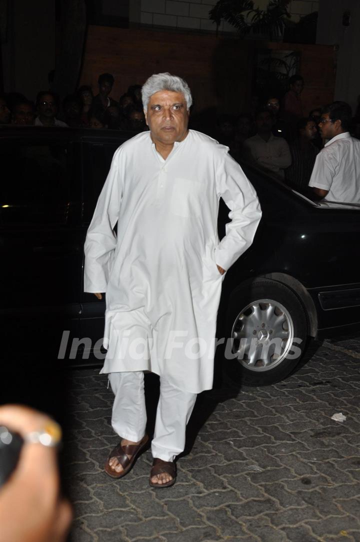 Javed Akhtar at chautha of Mona Kapoor