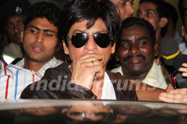 Shahrukh Khan arrived at Mumbai airport from London