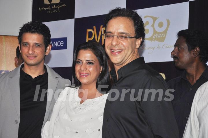 Sharman Joshi and Vidhu Vinod Chopra at premiere of film Parinda at PVR