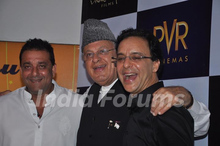 Sanjay Dutt, Farooq Abdulla and Vidhu Vinod Chopra at premiere of film Parinda at PVR