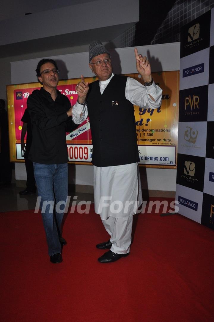 Vidhu Vinod Chopra and Farooq Abdulla at premiere of film Parinda at PVR