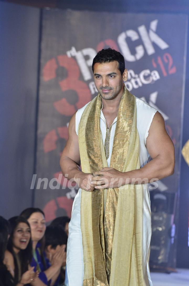 John Abraham of Housefull 2 at fashion show