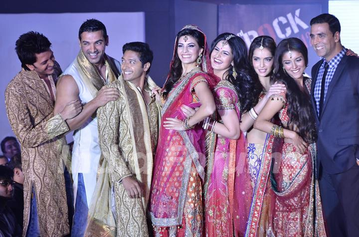 Ritesh, John, Shreyas, Shazahn, Zarine, Asin, Jacqueline & Akshay of Housefull 2 at fashion Show