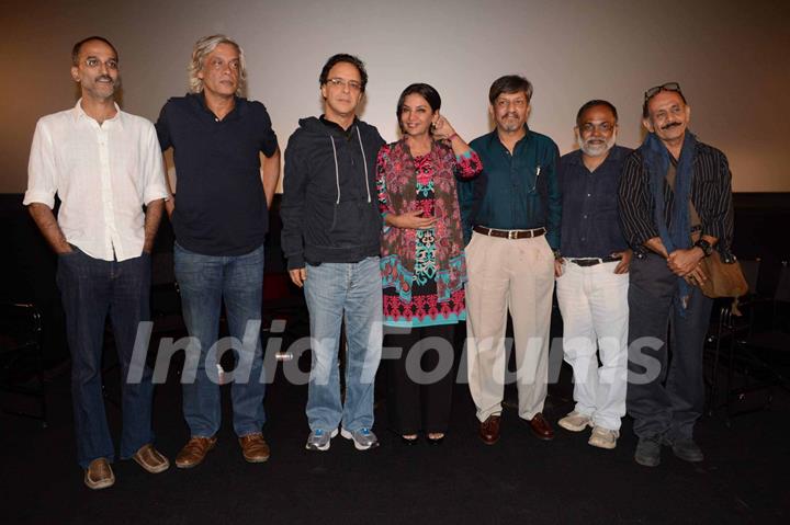 Vidhu Vinod Chopra,Shabana Azmi,Sudhir Mishra,Ramesh Sippy & Amol Palekar at Khamosh film screening