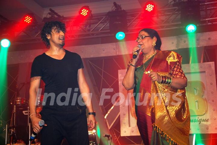 Sonu Nigam and Usha Uthup at Gitanjali Le Club Musique