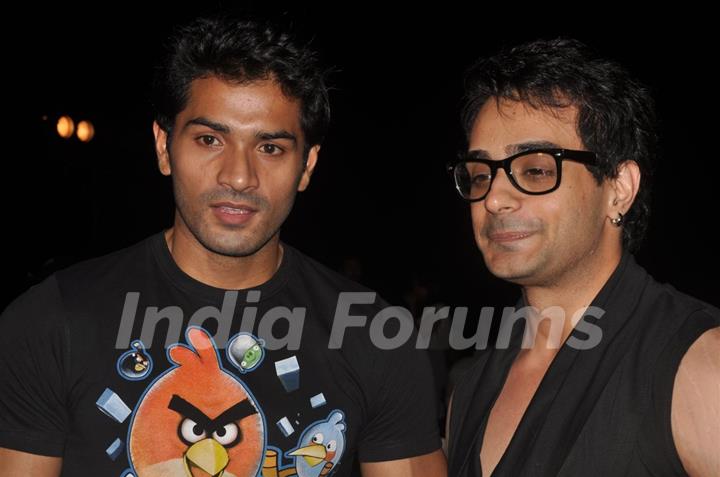 Angad Hasija & Mrunal Jain at GR8! Fashion Walk for the Cause Beti by Television Sitarre