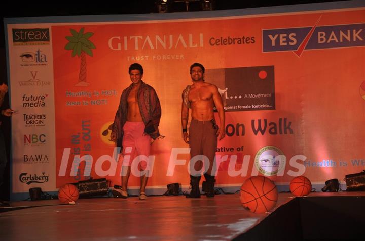 Manish Raisinghani and Eijaz Khan at GR8! Fashion Walk for the Cause Beti by Television Sitarre