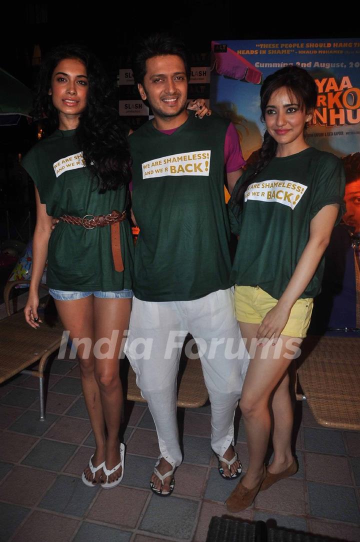 Ritesh Deshmukh, Sarah Jane Dias and Neha Sharma at &quot;Kya Super Kool Hai Hum&quot; movie's pool party