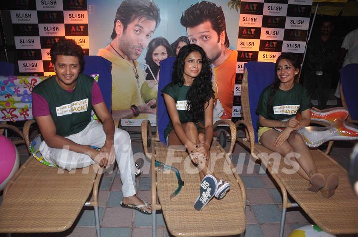 Ritesh Deshmukh, Sarah Jane Dias and Neha Sharma at &quot;Kya Super Kool Hai Hum&quot; movie's pool party