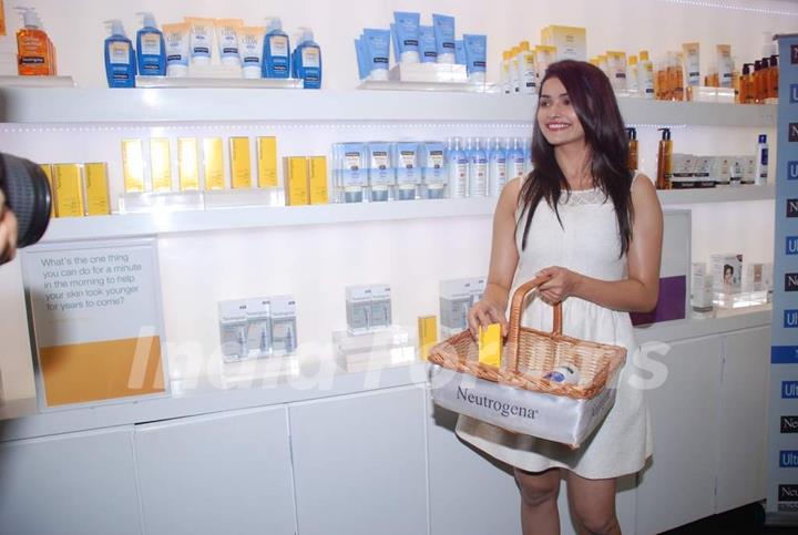 Prachi Desai launches Neutrogena's products