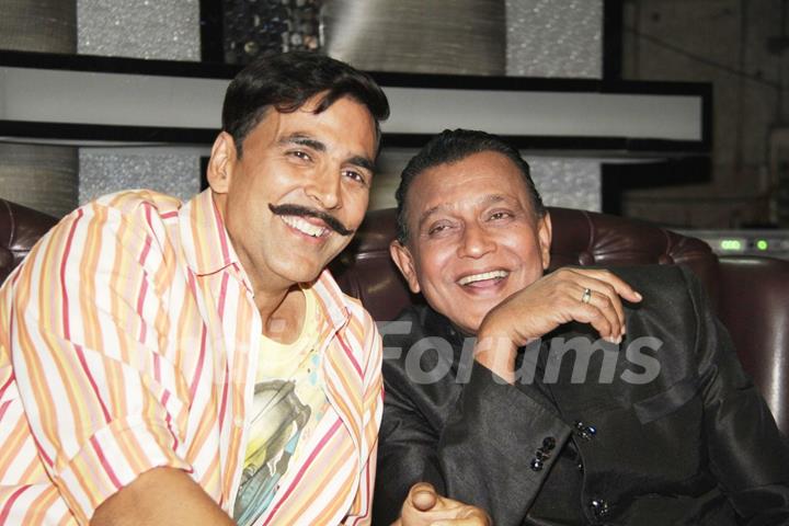 Akshay Kumar promotes Rowdy Rathore on Dance India Dance Season 3 sets at Famous Studios in Mahalaxmi, Mumbai