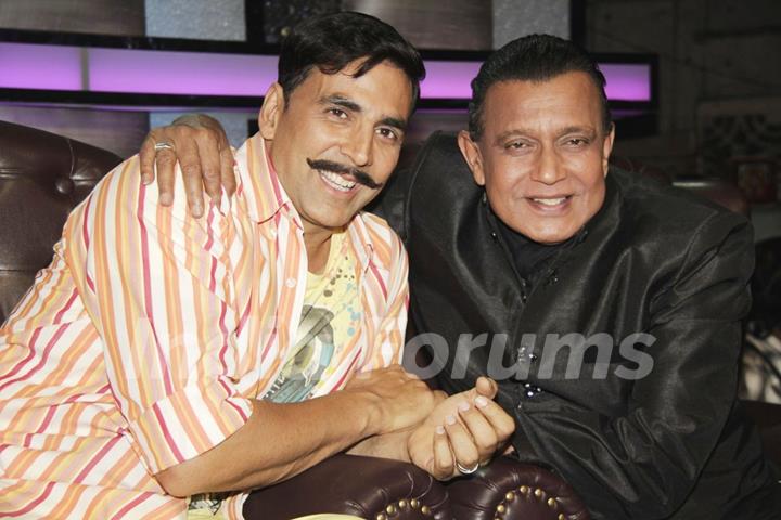 Akshay Kumar promotes Rowdy Rathore on Dance India Dance Season 3 sets at Famous Studios in Mahalaxmi, Mumbai