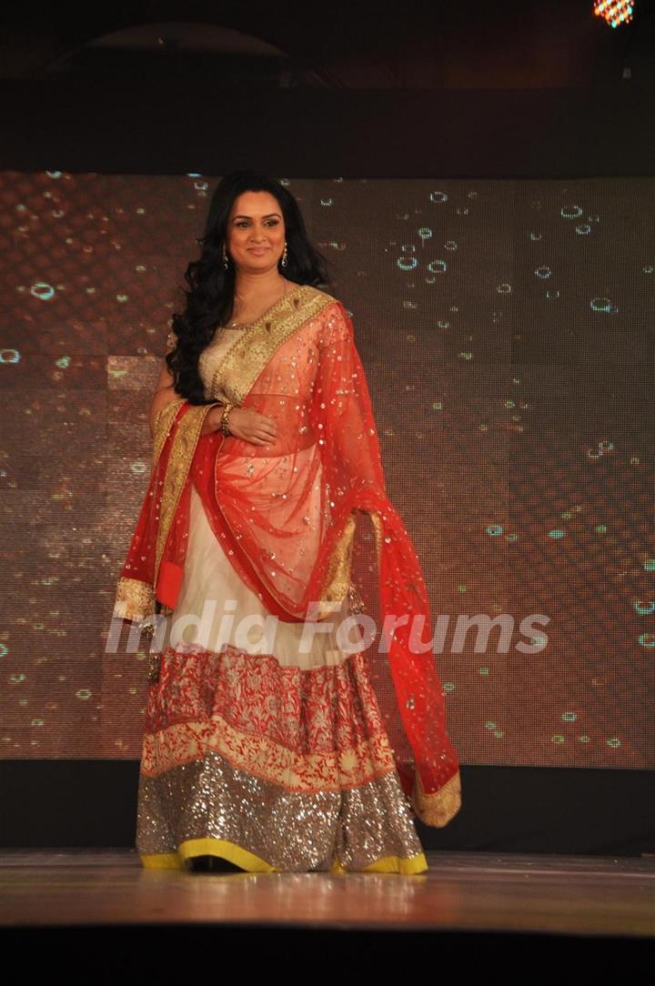 Padmini Kolhapure at Lilavati's 'Save & Empower Girl Child' show