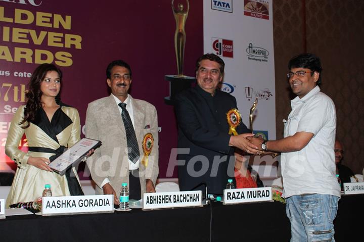 Aashka Goradia, Raza Murad at the Golden Achievers Awards